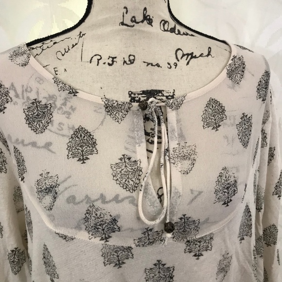 🛍Lucky Brand Paisley Bell Sleeve Blouse - Picture 4 of 8